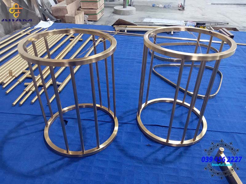 ban-be-sofa-inox-vang