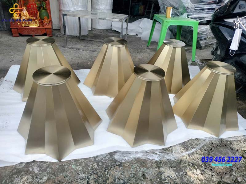 ban-ben-sofa-inox-ma-vang