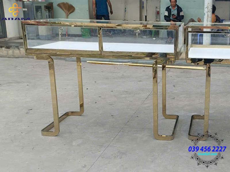 ban-trang-diem-inox-304-pvd