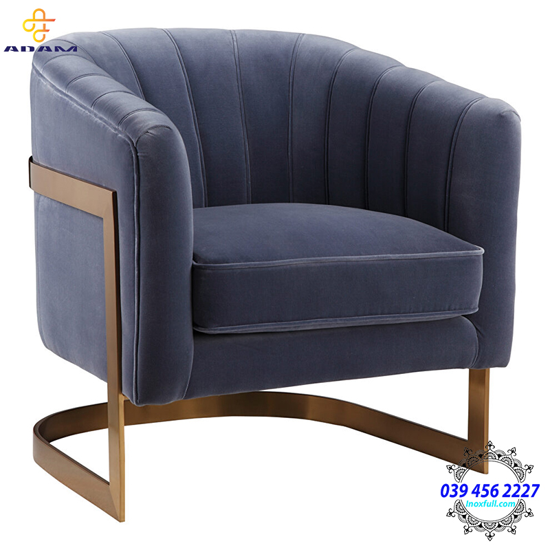 /upload/image/tin-tuc/noi-that-inox-ma-vang-trong-thiet-ke-ghe-sofa-don-phong-khach/Mau-ghe-sofa%20don-chan-inox-ma-vang-boc-nem-co-dien.jpg