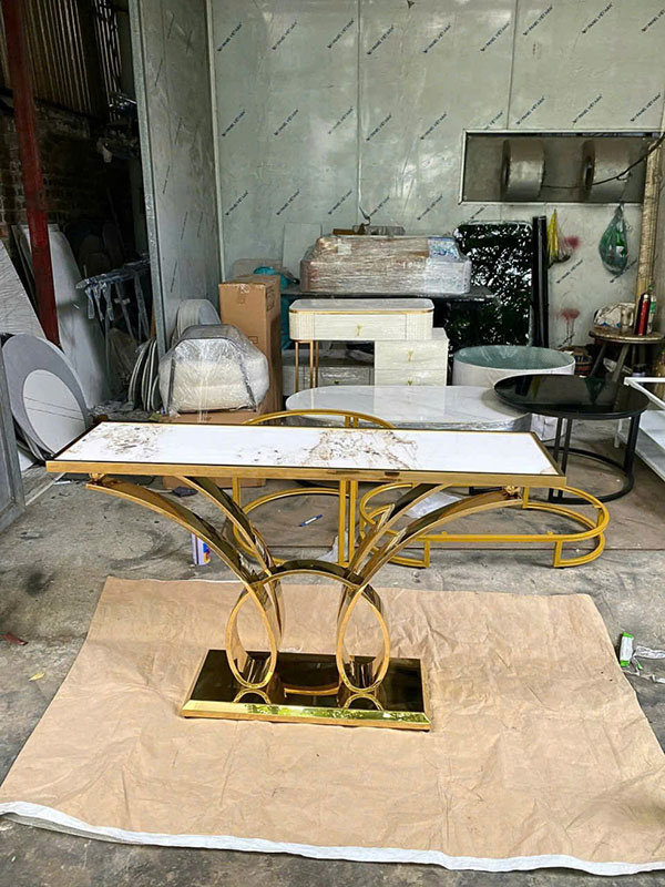 /upload/image/tin-tuc/chan%20ban%20inox%20m%E1%BA%A1%20vang/khung-chan-ban-inox-ma-vang.jpg